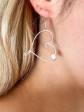 Heart wire pearl earrings
